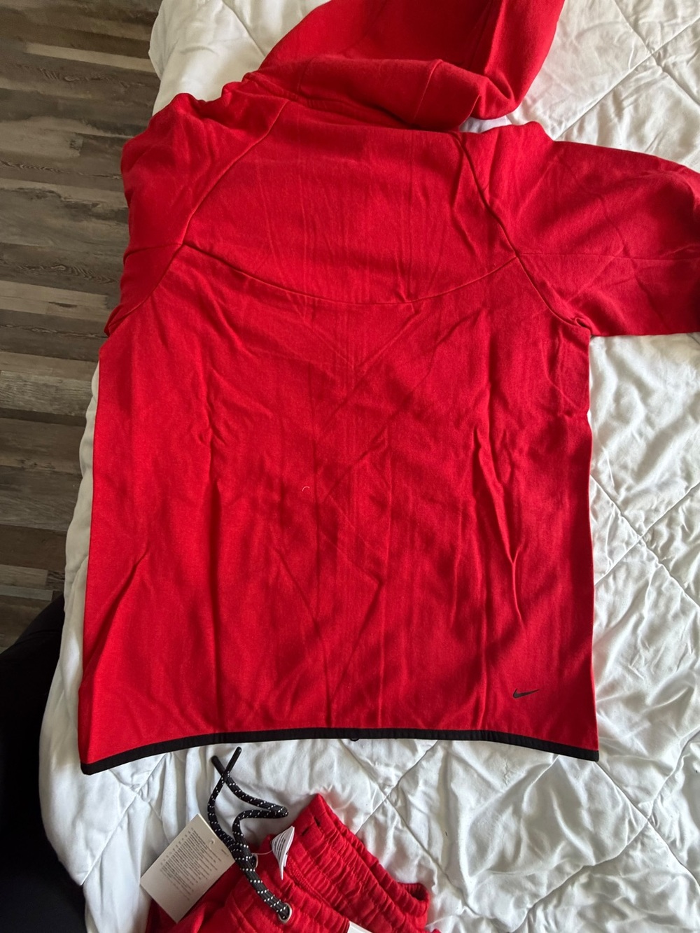 Nike Red Men’s Hooded Zip Jacket & Matching Joggers Set - Picture 5 of 6